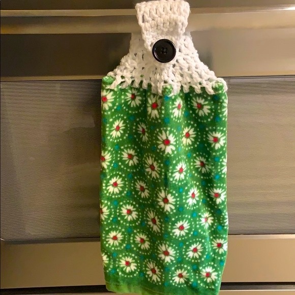 Hand Crafted Pioneer Woman Crochet Top Hanging Kitchen or Bathroom Hand Towel - Picture 3 of 3